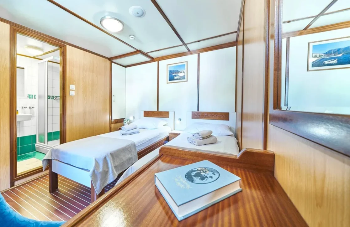 An image of Amorena yacht