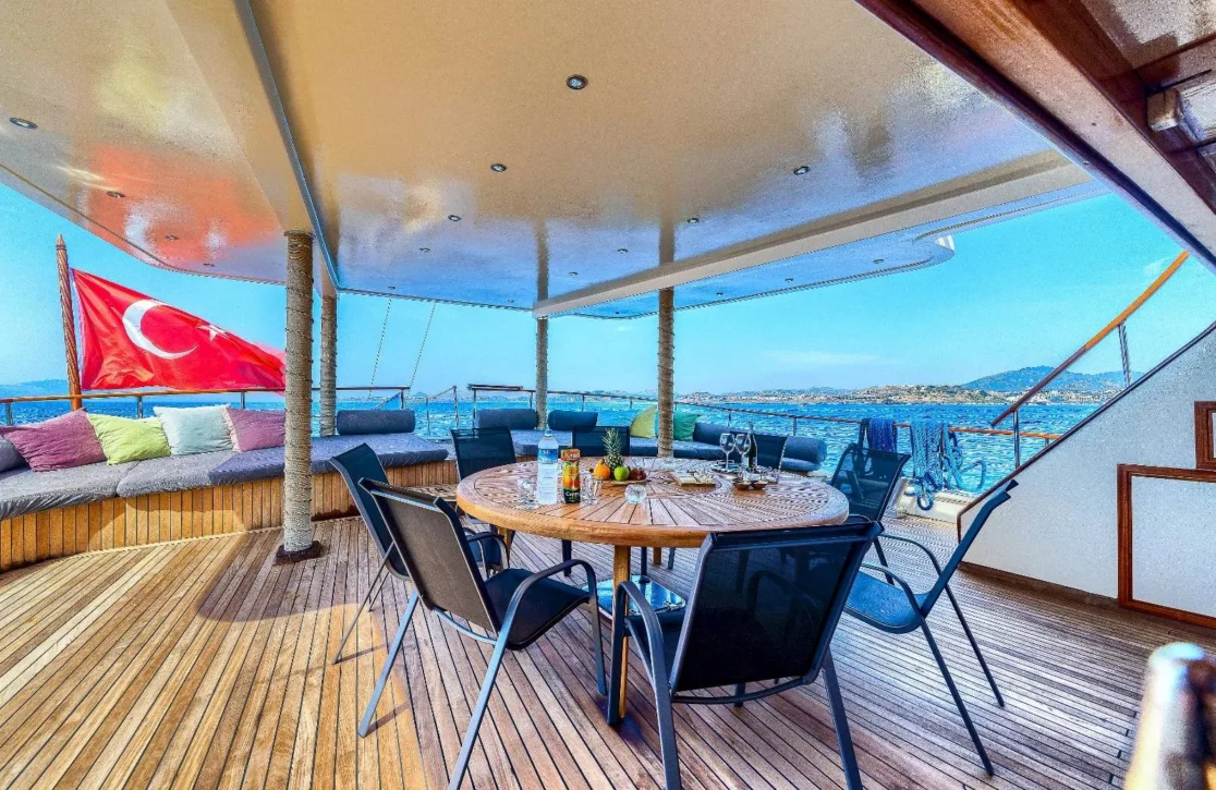 An image of Elara 1 yacht