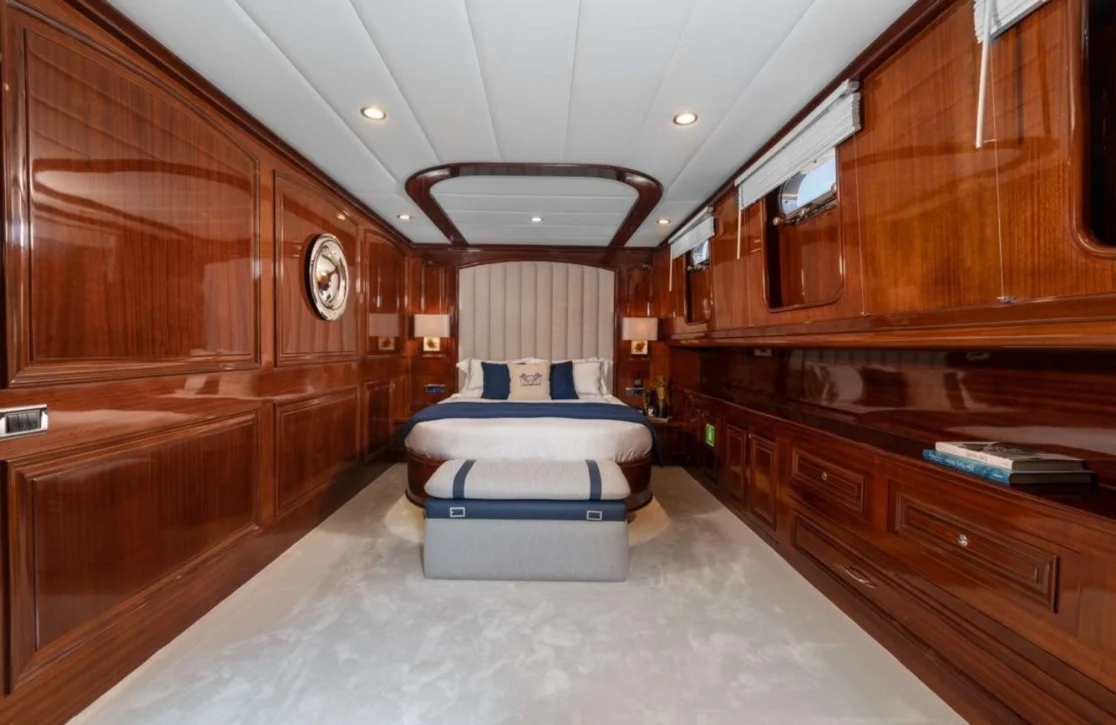 An image of Performance Fee yacht
