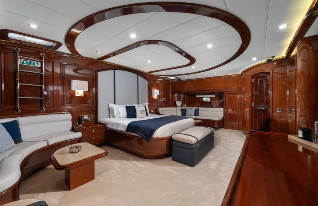 An image of Performance Fee yacht