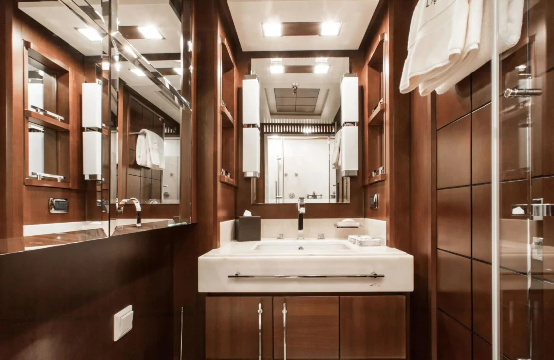 An image of Tail Lights yacht