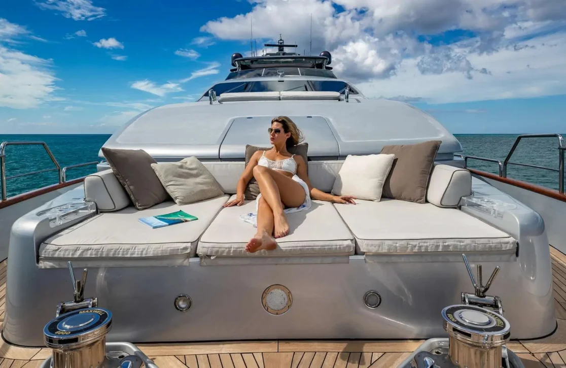 An image of Tail Lights yacht