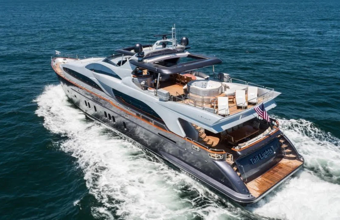 An image of Tail Lights yacht