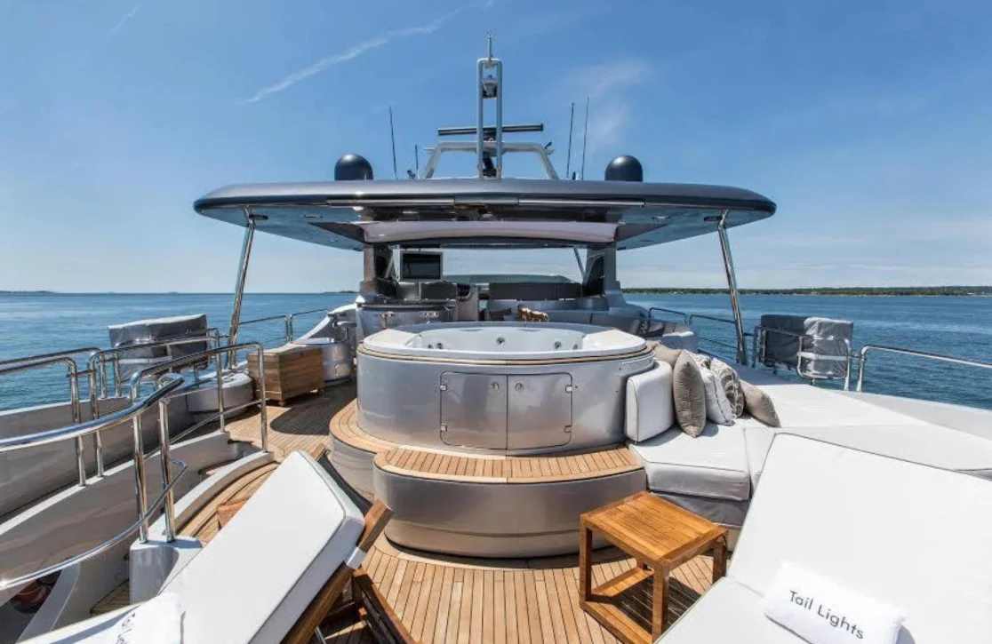 An image of Tail Lights yacht