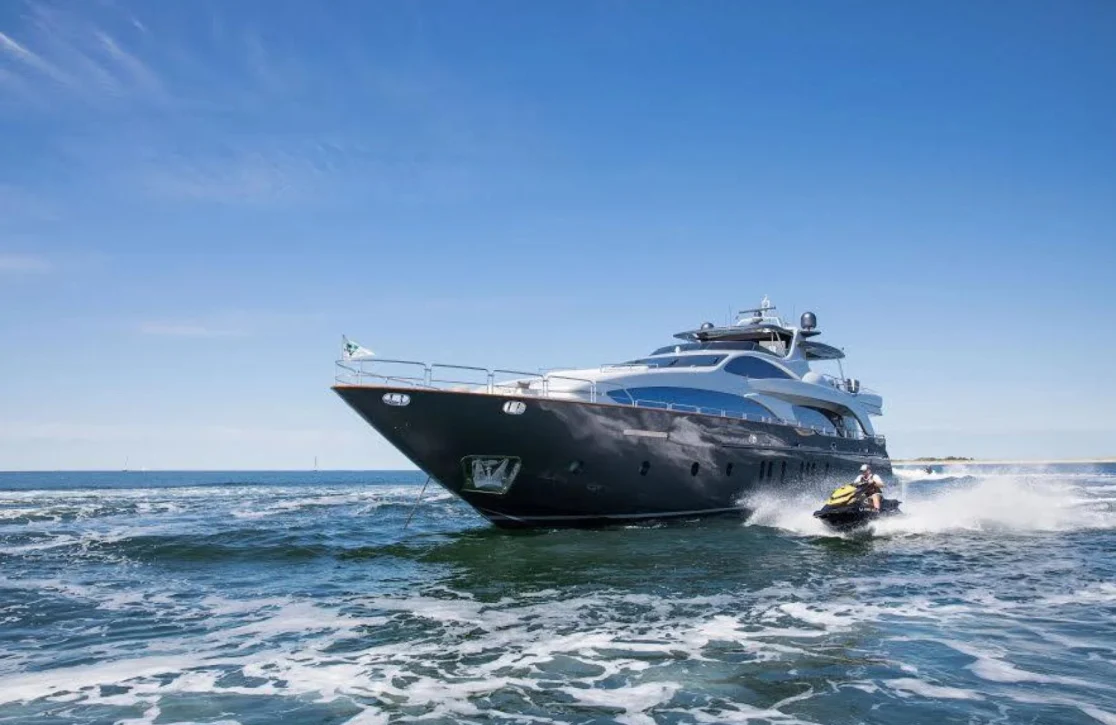 An image of Tail Lights yacht