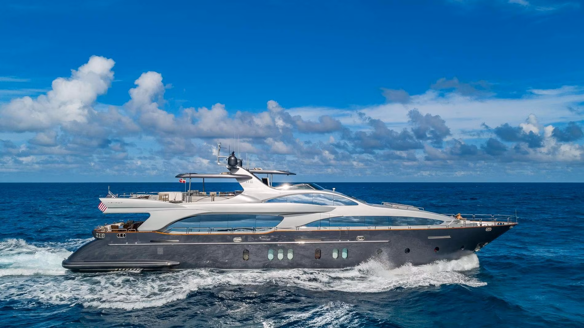 An image of Tail Lights yacht