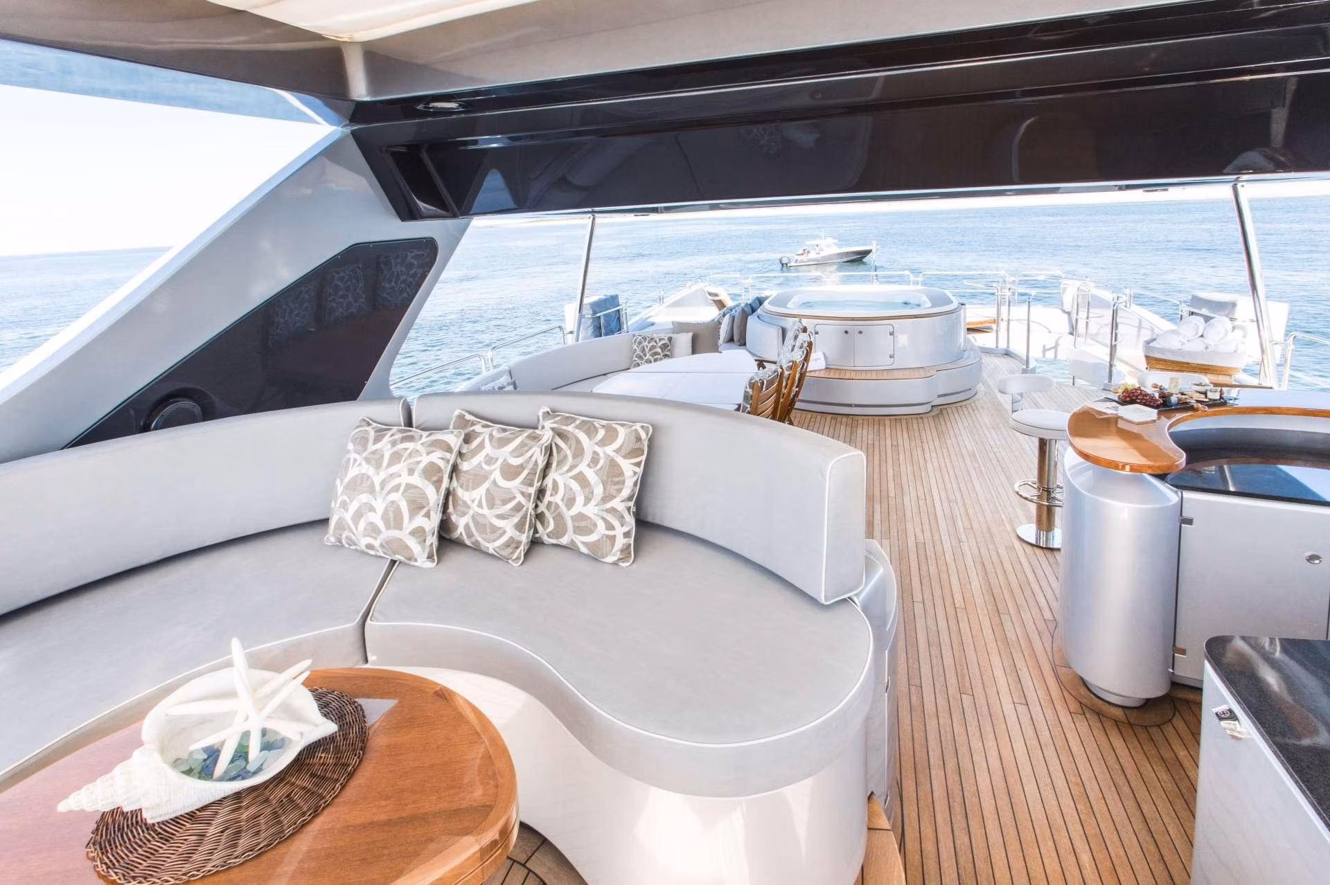An image of Tail Lights yacht