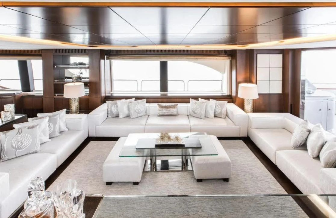 An image of Tail Lights yacht