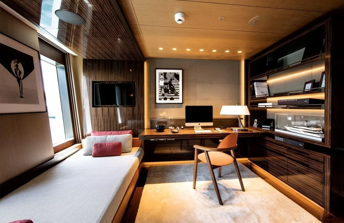An image of Hallo yacht