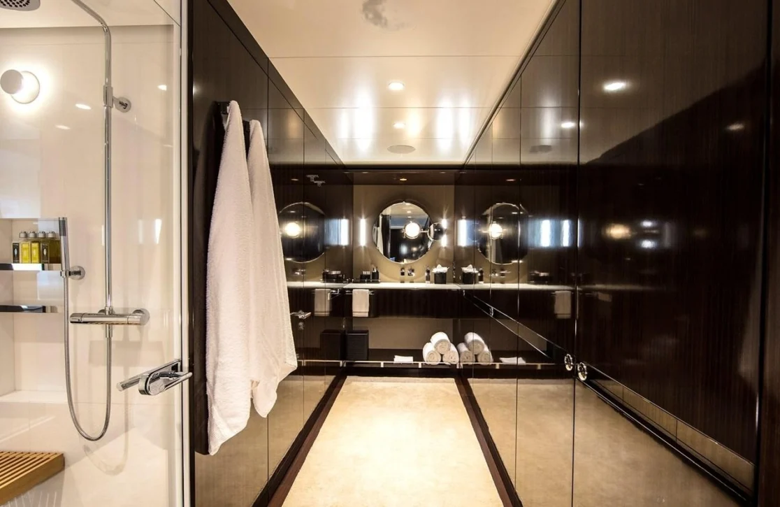 An image of Hallo yacht