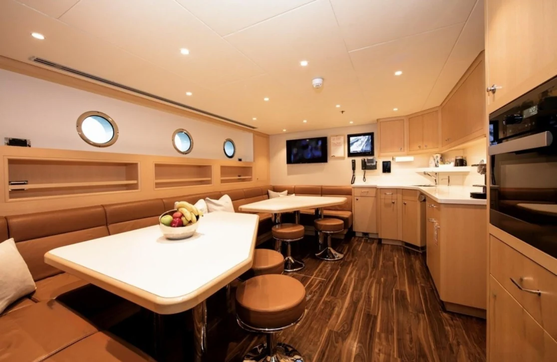 An image of Hallo yacht