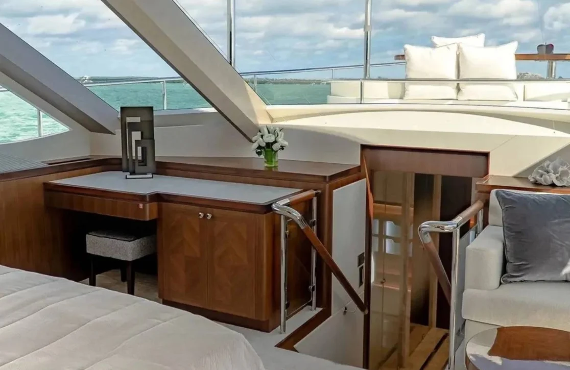 An image of Iridescence yacht