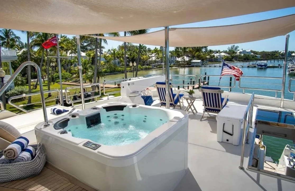 An image of Iridescence yacht