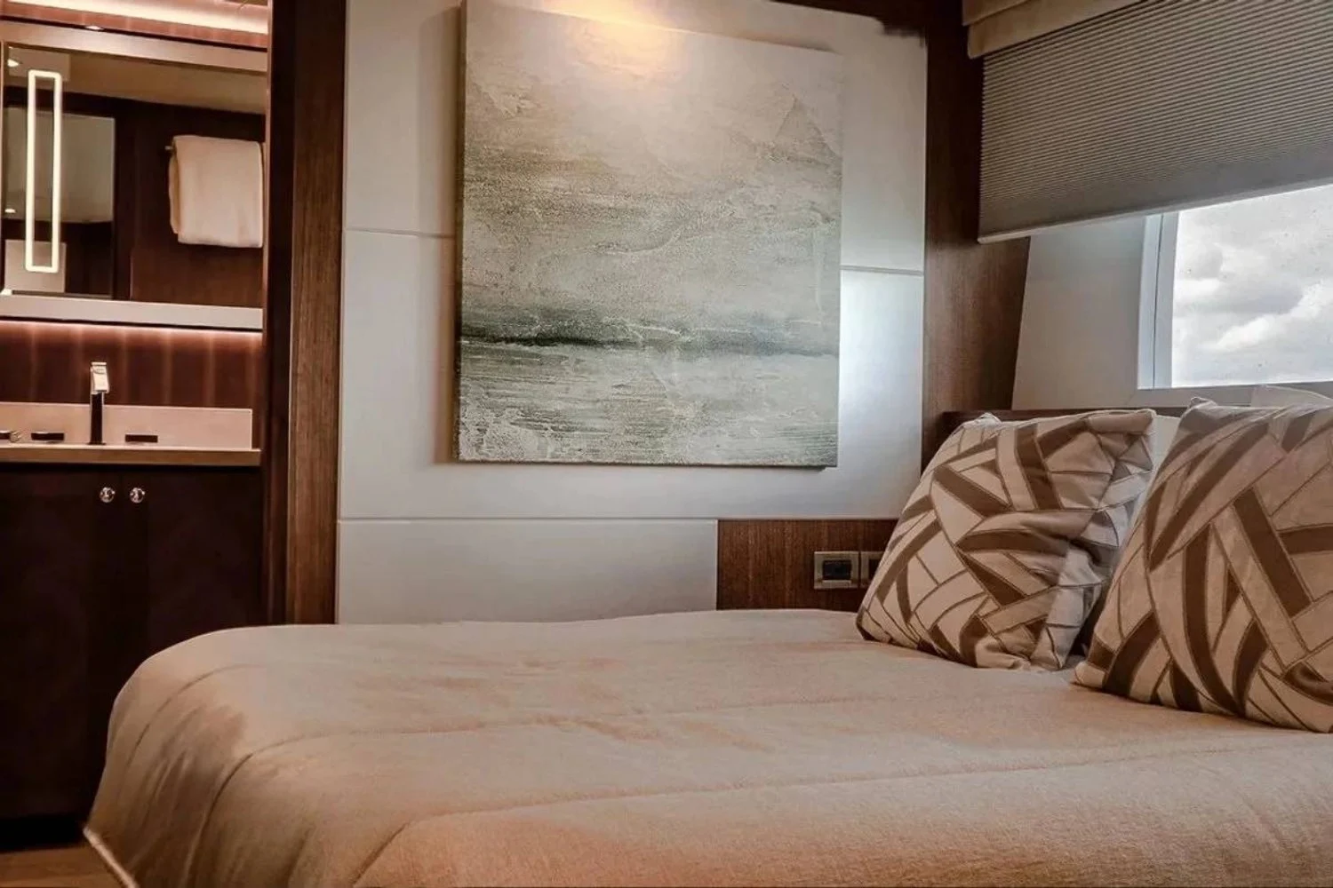 A preview of interior Bedroom cabin