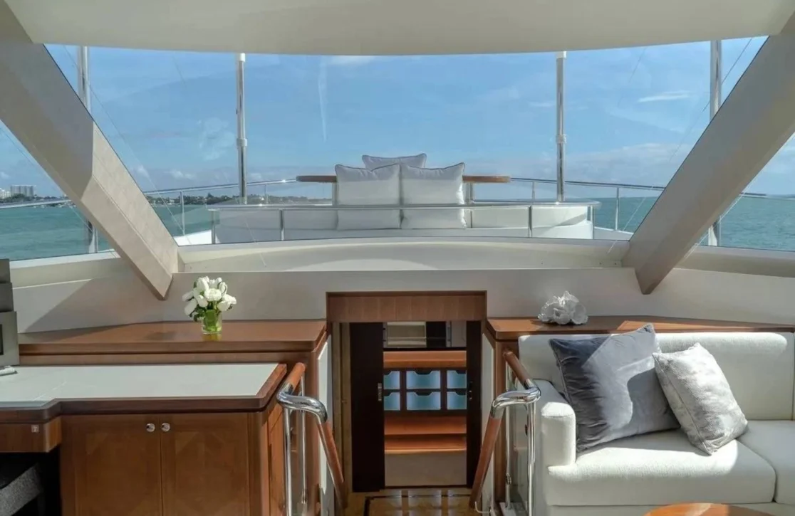 An image of Iridescence yacht