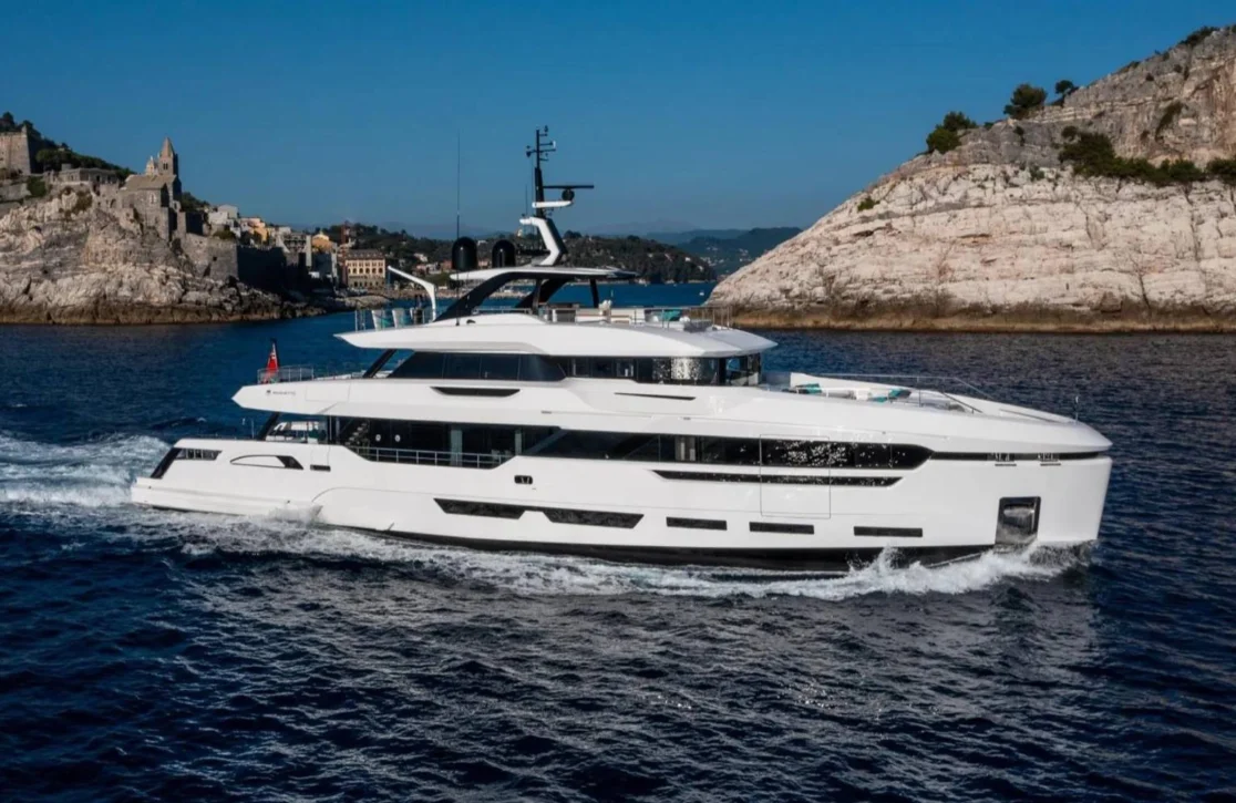 An image of Lee yacht
