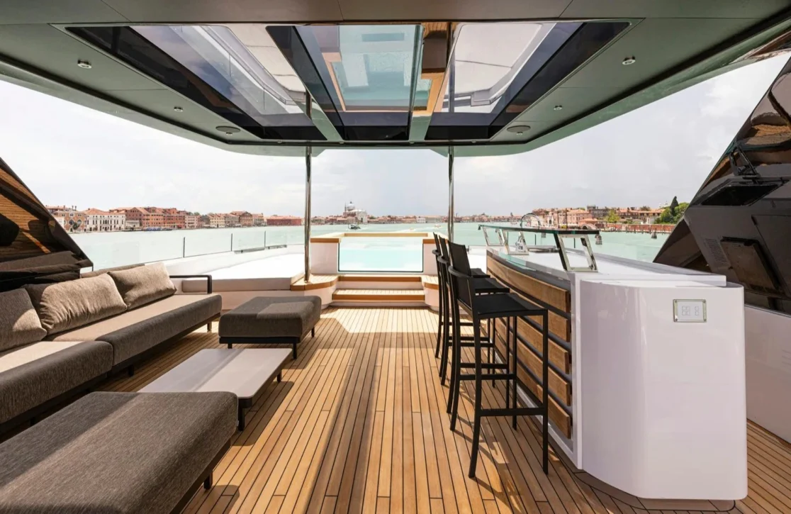 An image of Vayus yacht