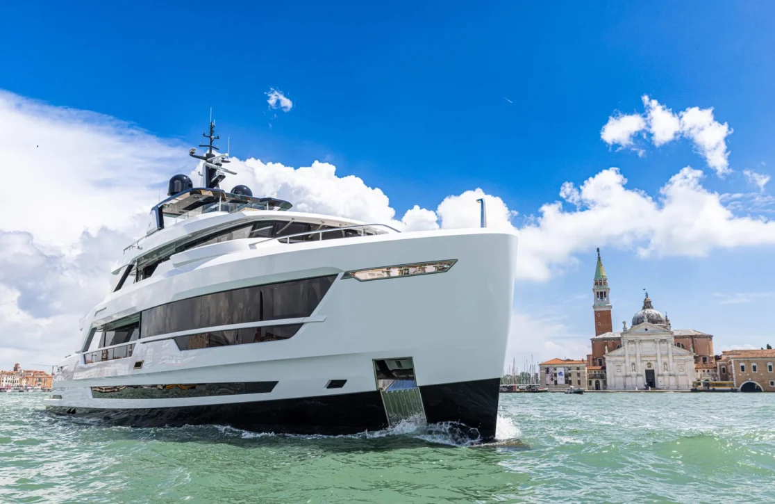 An image of Vayus yacht