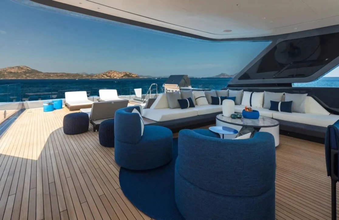 An image of Akula yacht