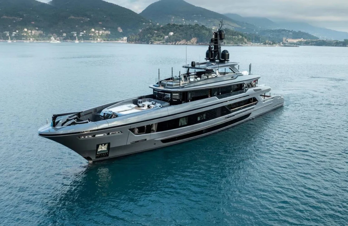 An image of Akula yacht