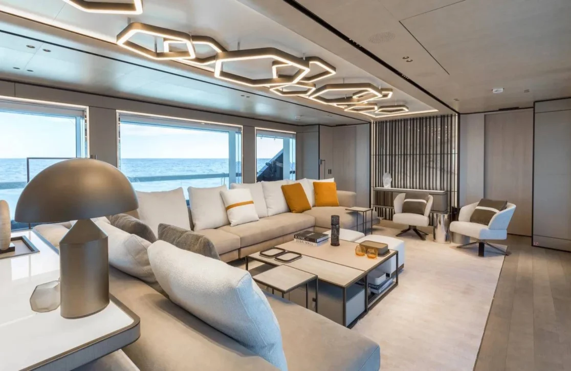 An image of Akula yacht