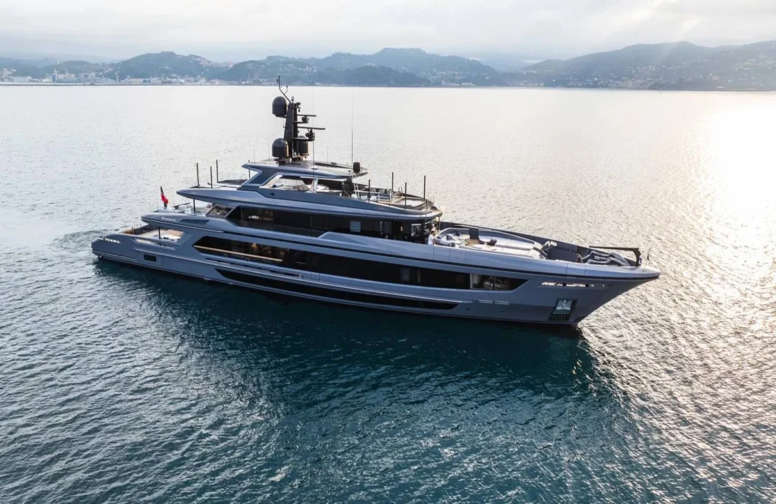 An image of Akula yacht