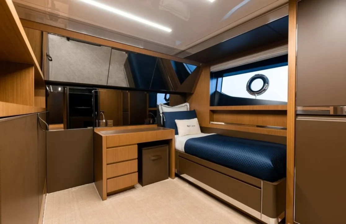 An image of Raph Seven yacht