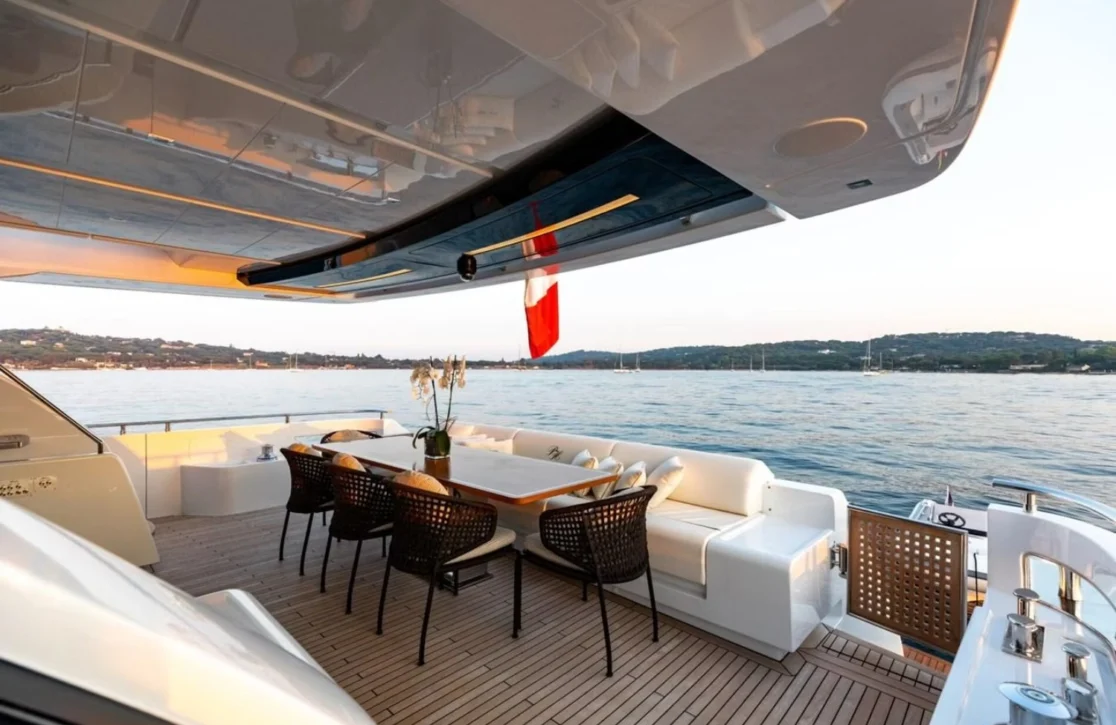 An image of Raph Seven yacht
