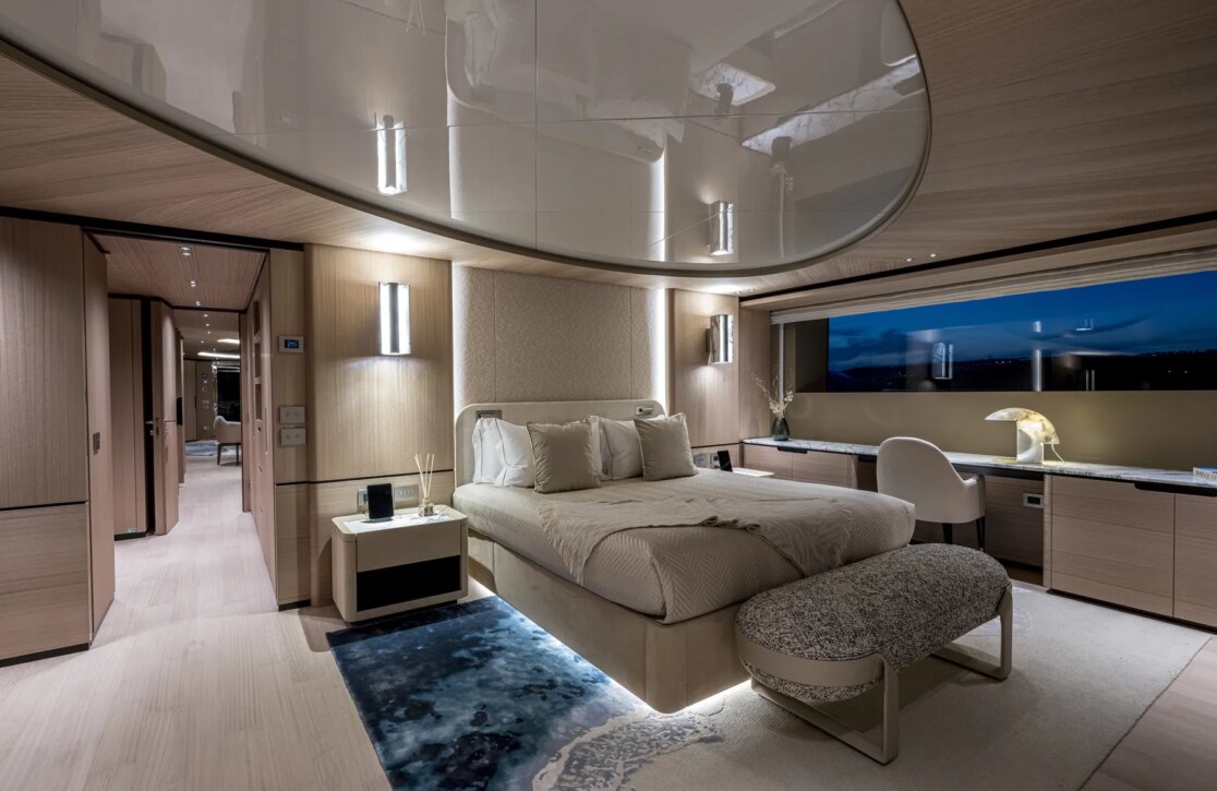 An image of Unique S yacht