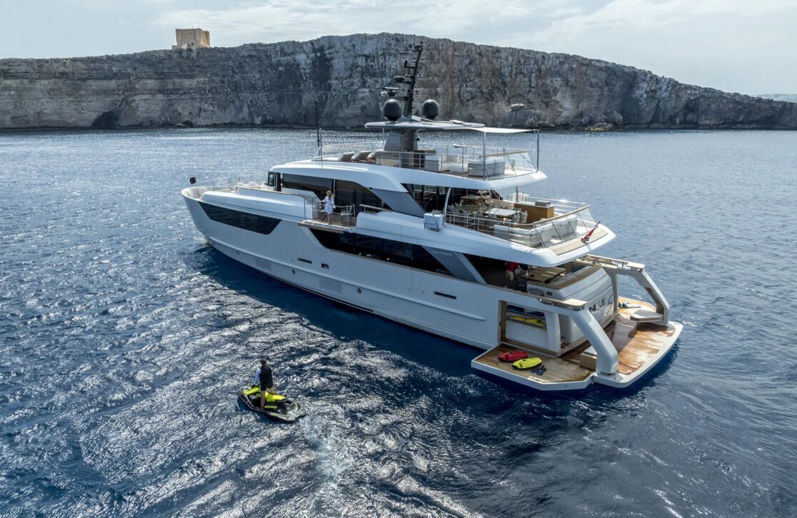 An image of Unique S yacht