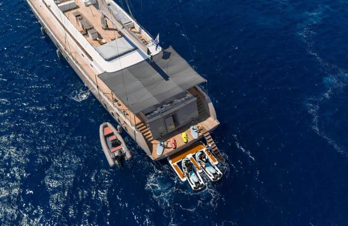 An image of De Love yacht