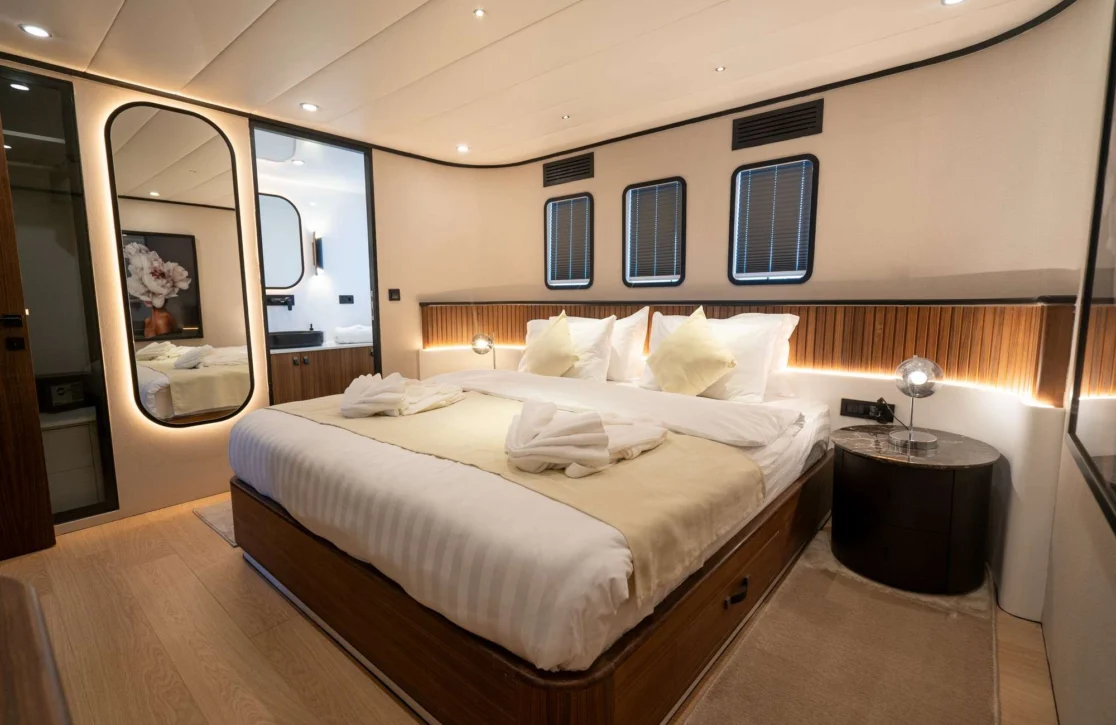 An image of De Love yacht