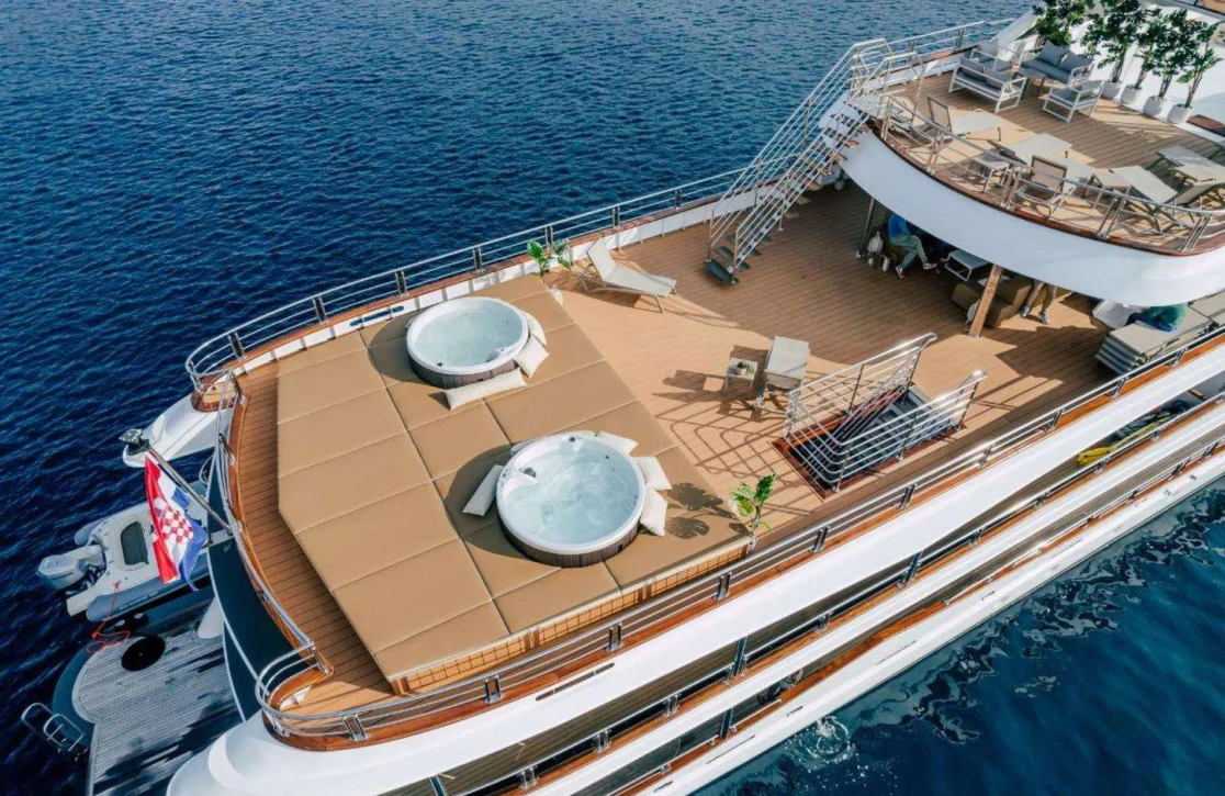 An image of Symphony yacht