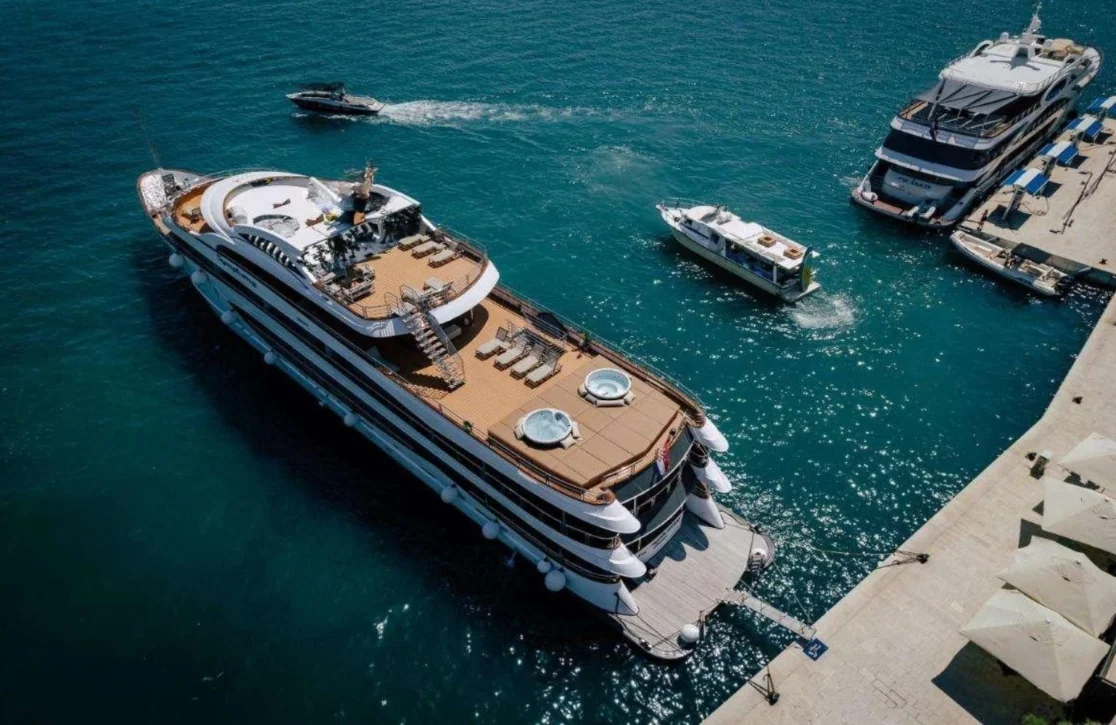 An image of Symphony yacht