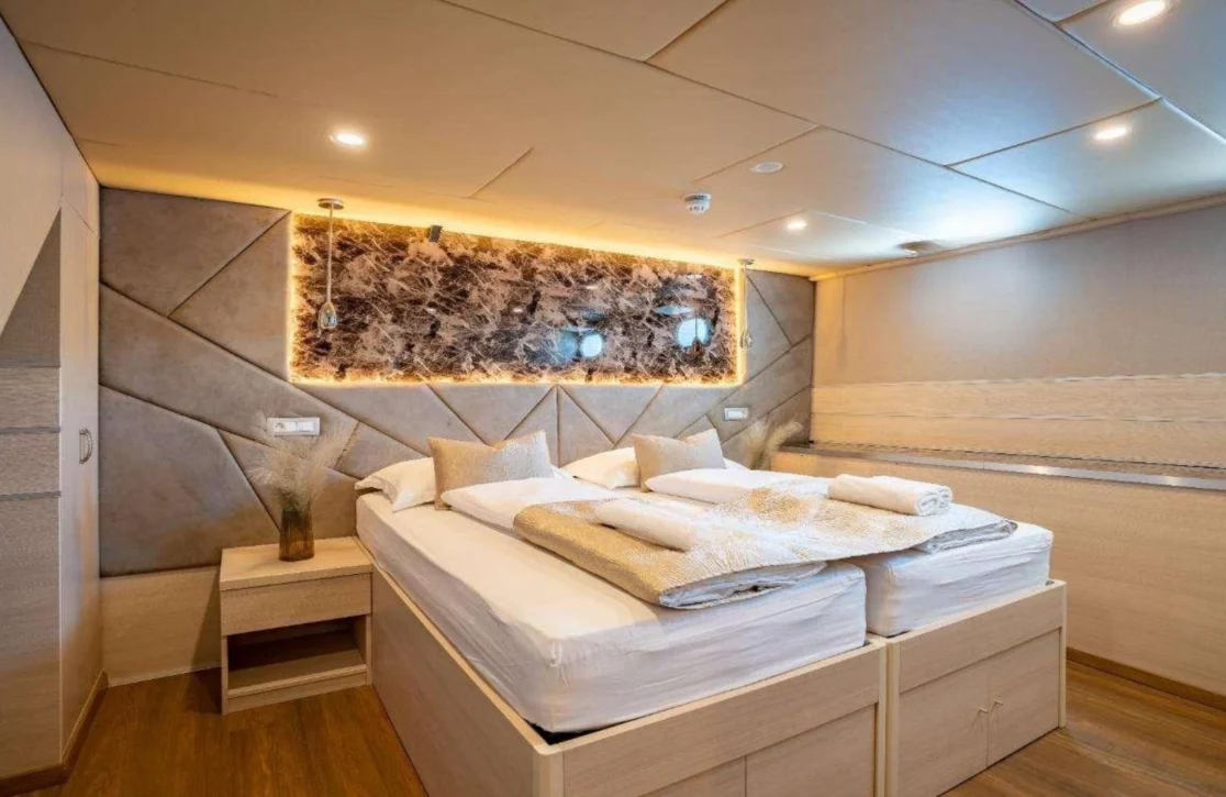 An image of Symphony yacht