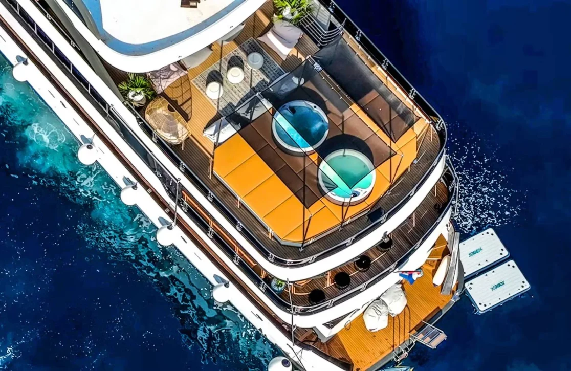 An image of Aretha yacht
