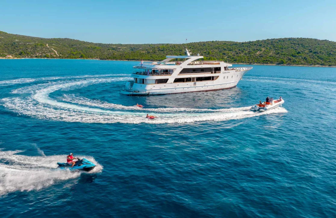 An image of Karizma yacht