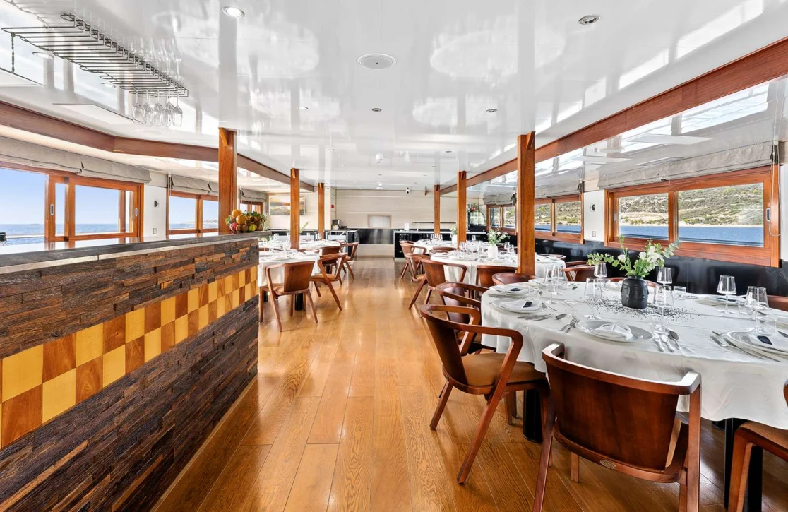 An image of Karizma yacht