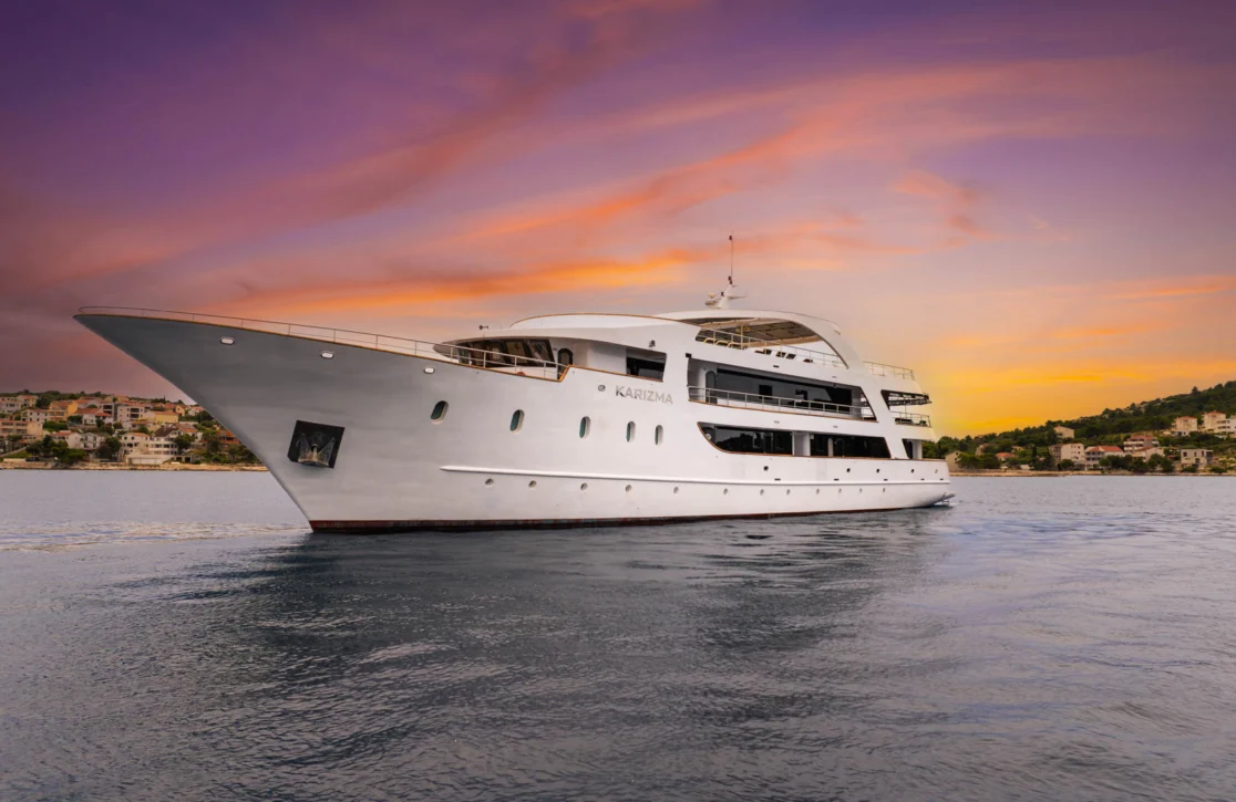 An image of Karizma yacht