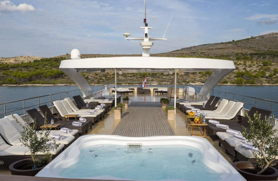 An image of Karizma yacht