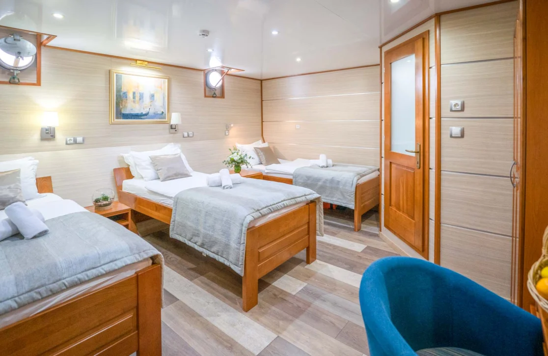 An image of Karizma yacht