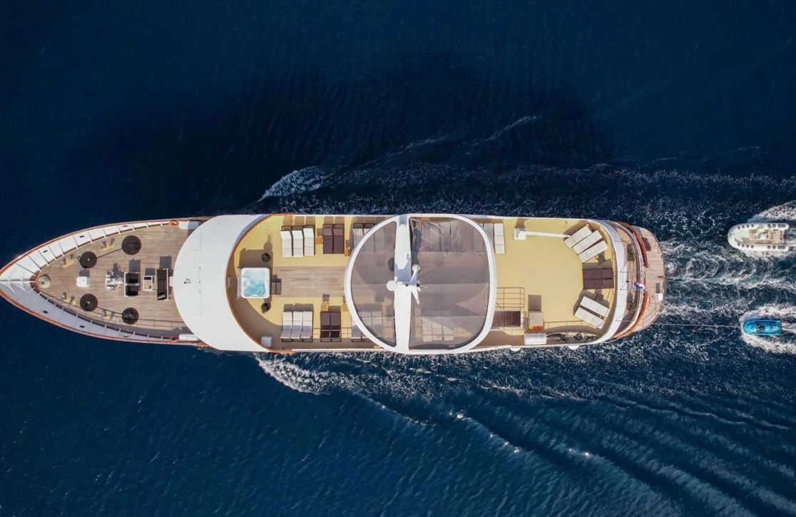 An image of Karizma yacht