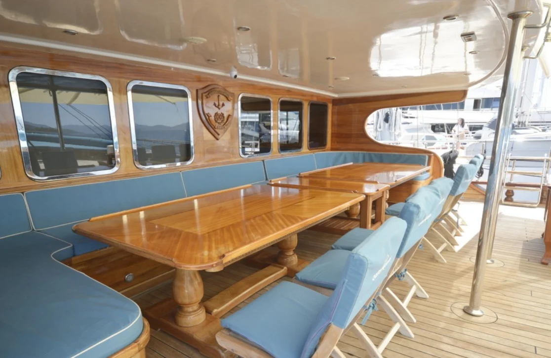 An image of Queen Atlantis yacht