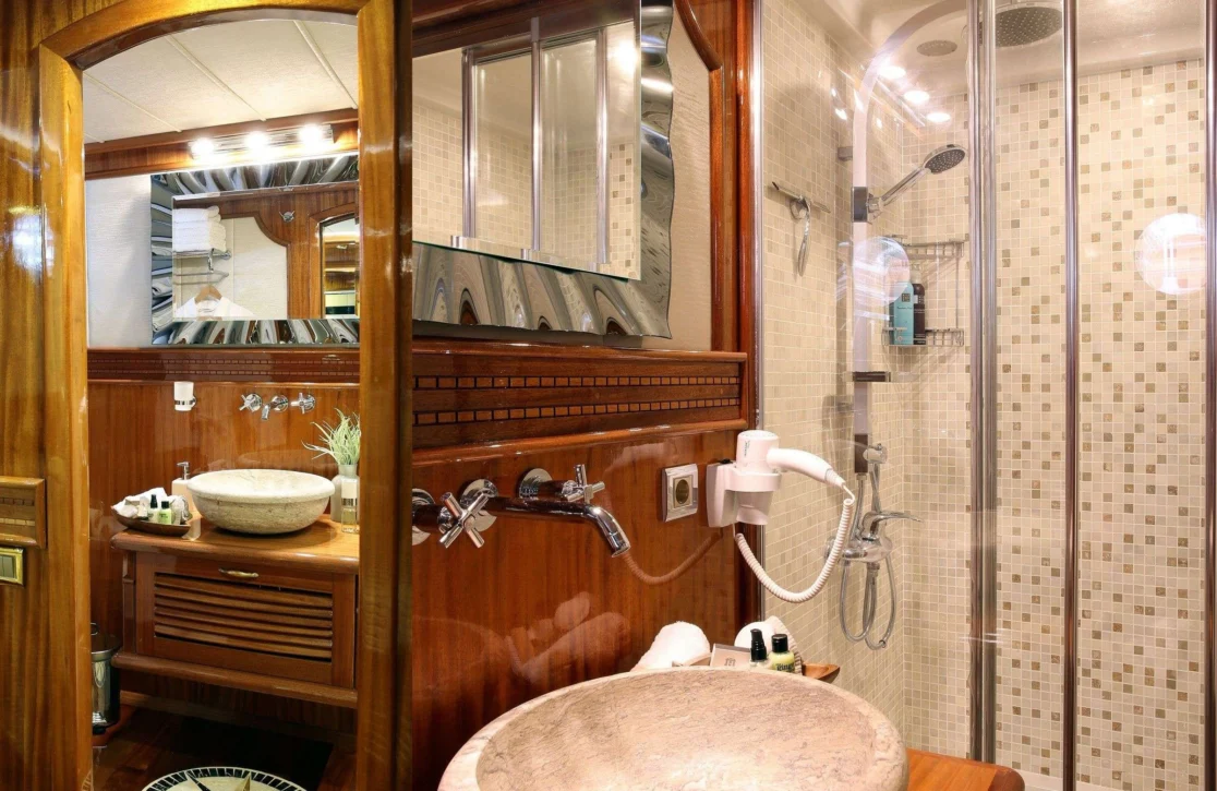 An image of Queen Atlantis yacht