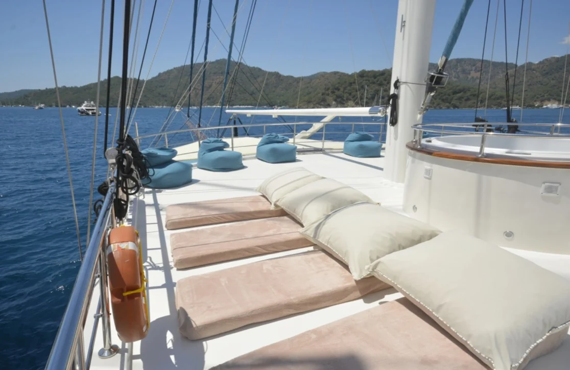 An image of Queen Atlantis yacht