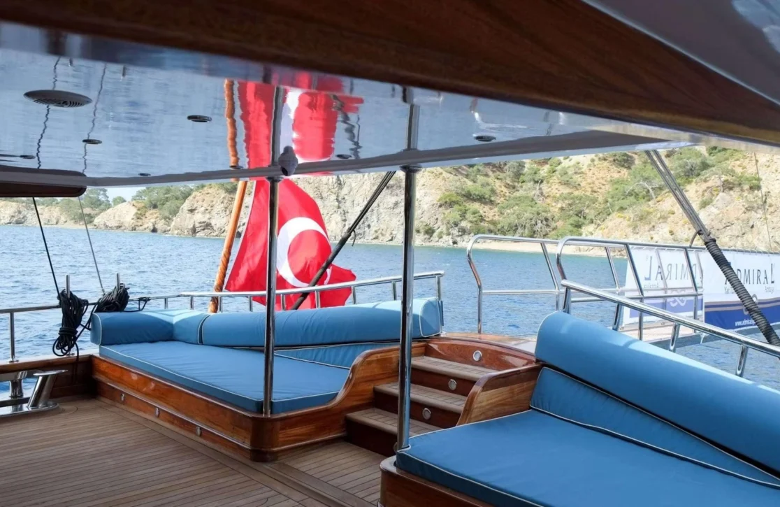 An image of Queen Atlantis yacht