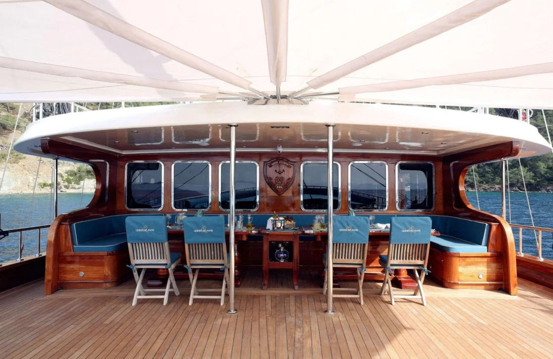 An image of Queen Atlantis yacht