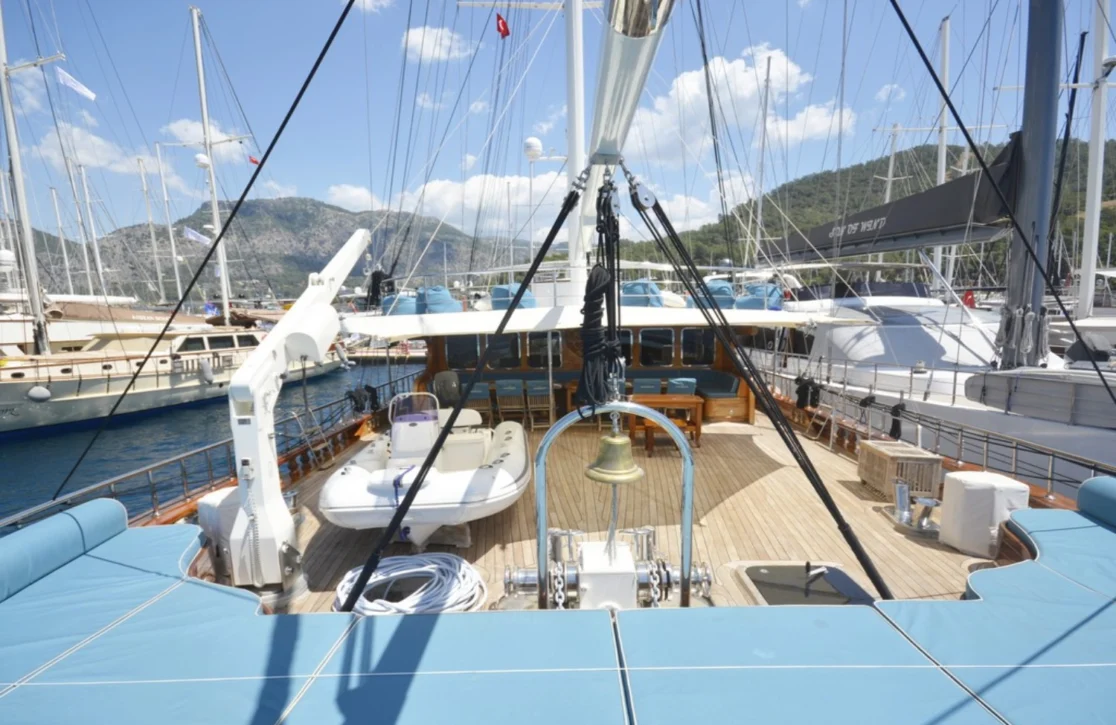 An image of Queen Atlantis yacht