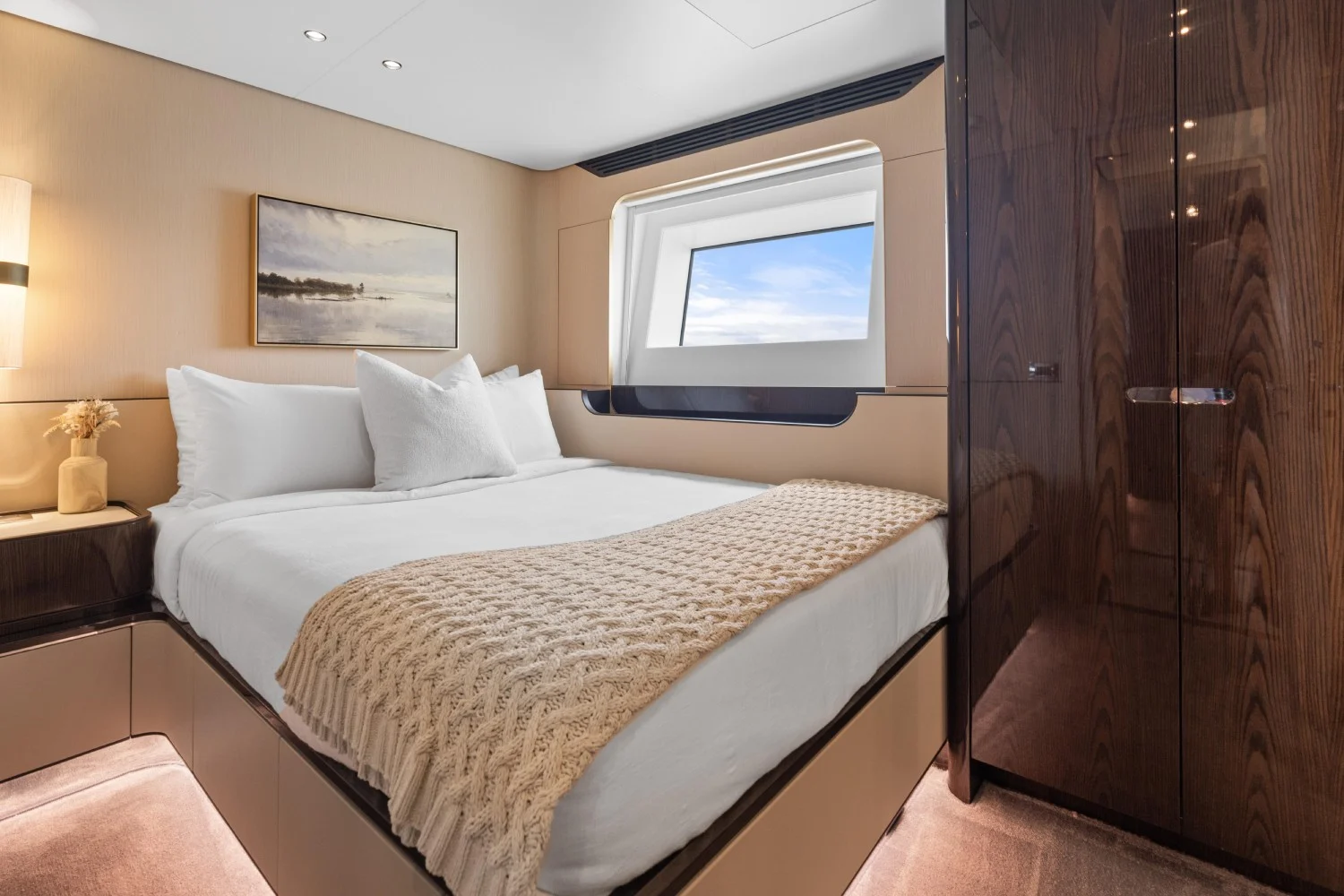 A preview of interior Bedroom cabin