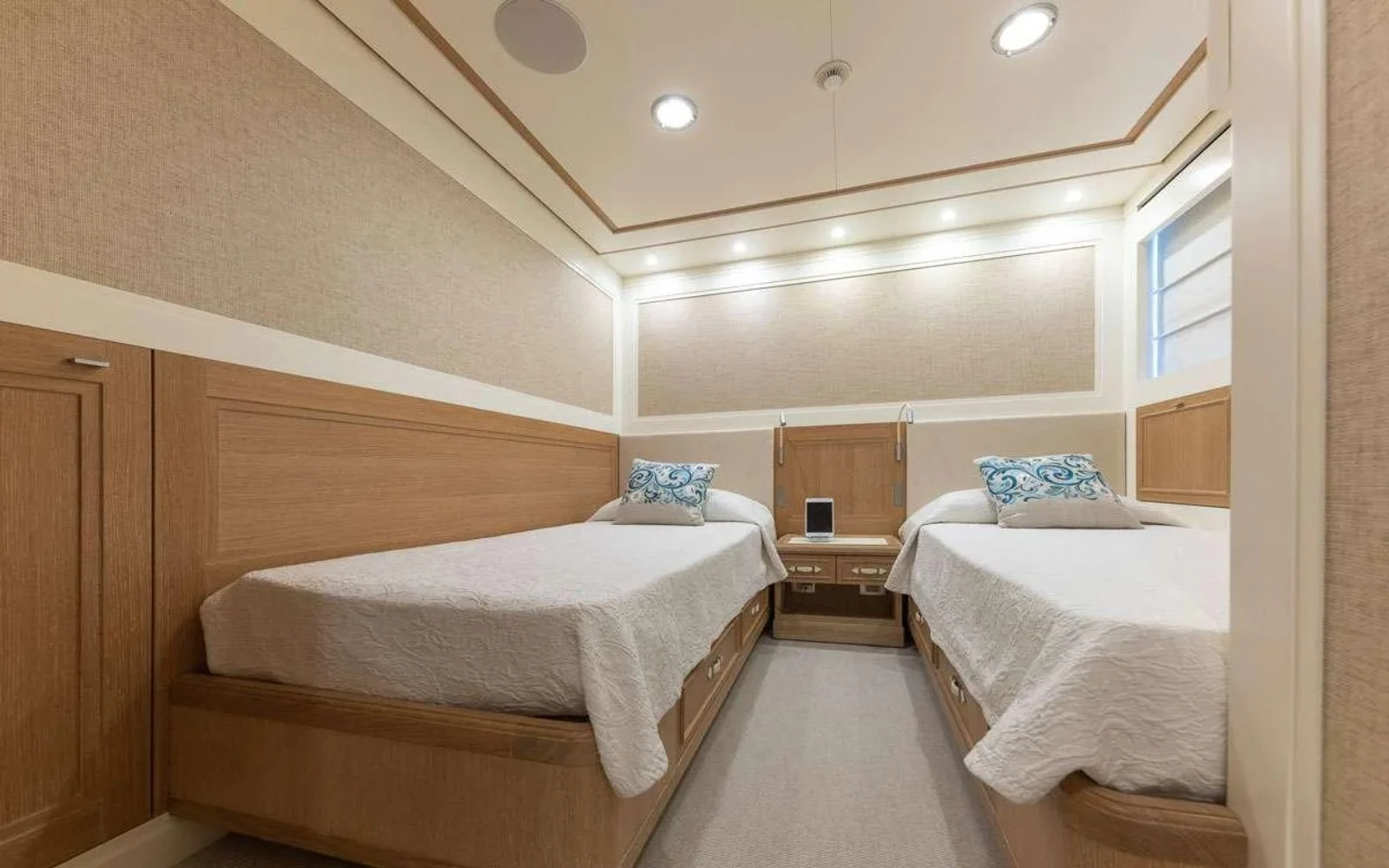 A preview of interior Bedroom cabin